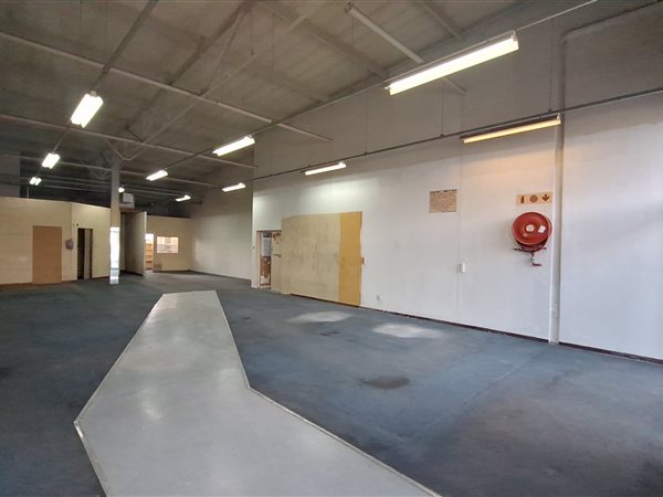 332  m² Industrial space