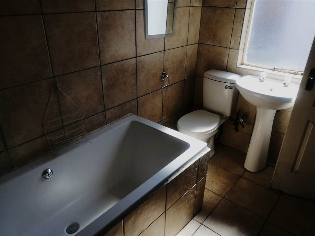 3 Bed Townhouse in Tweefontein photo number 9