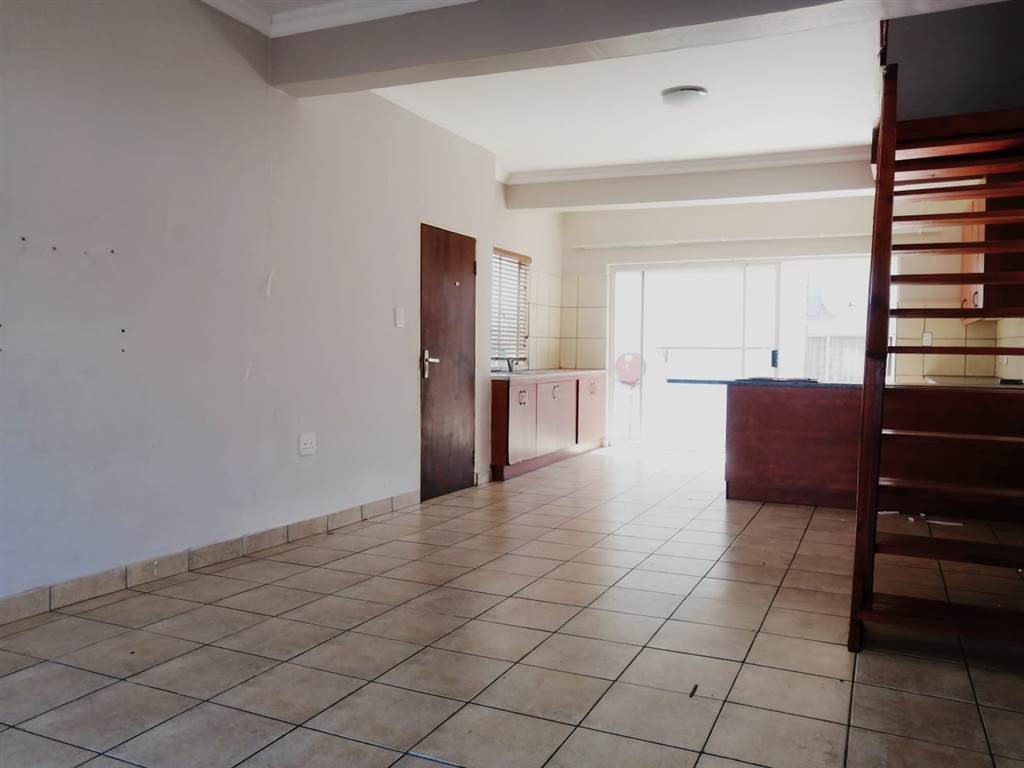 3 Bed Townhouse in Tweefontein photo number 1