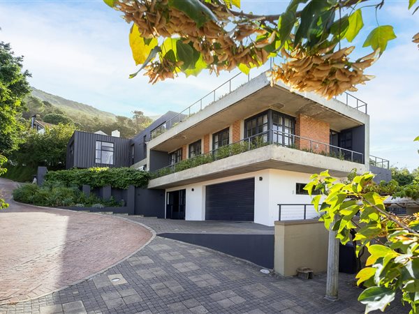 6 Bed House in Paarl