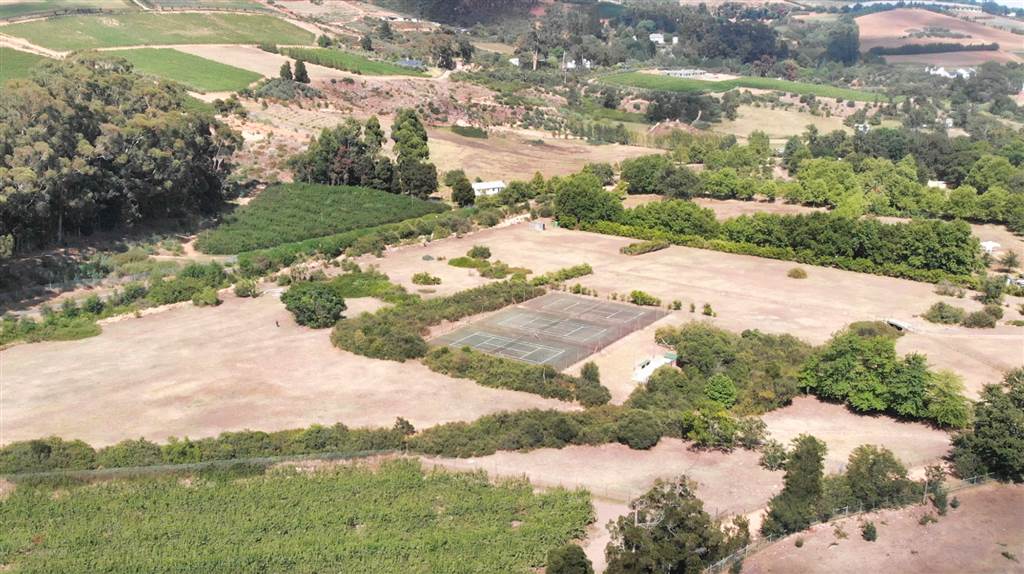 4.1 ha Land available in Stellenbosch Agricultural photo number 10