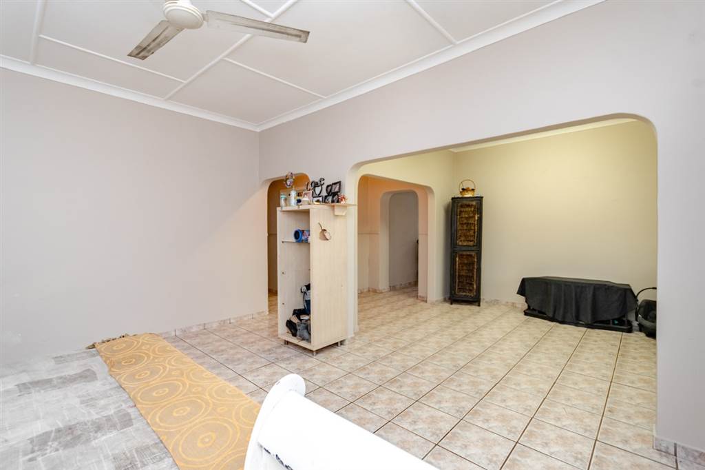 3 Bed House in Florentia photo number 2