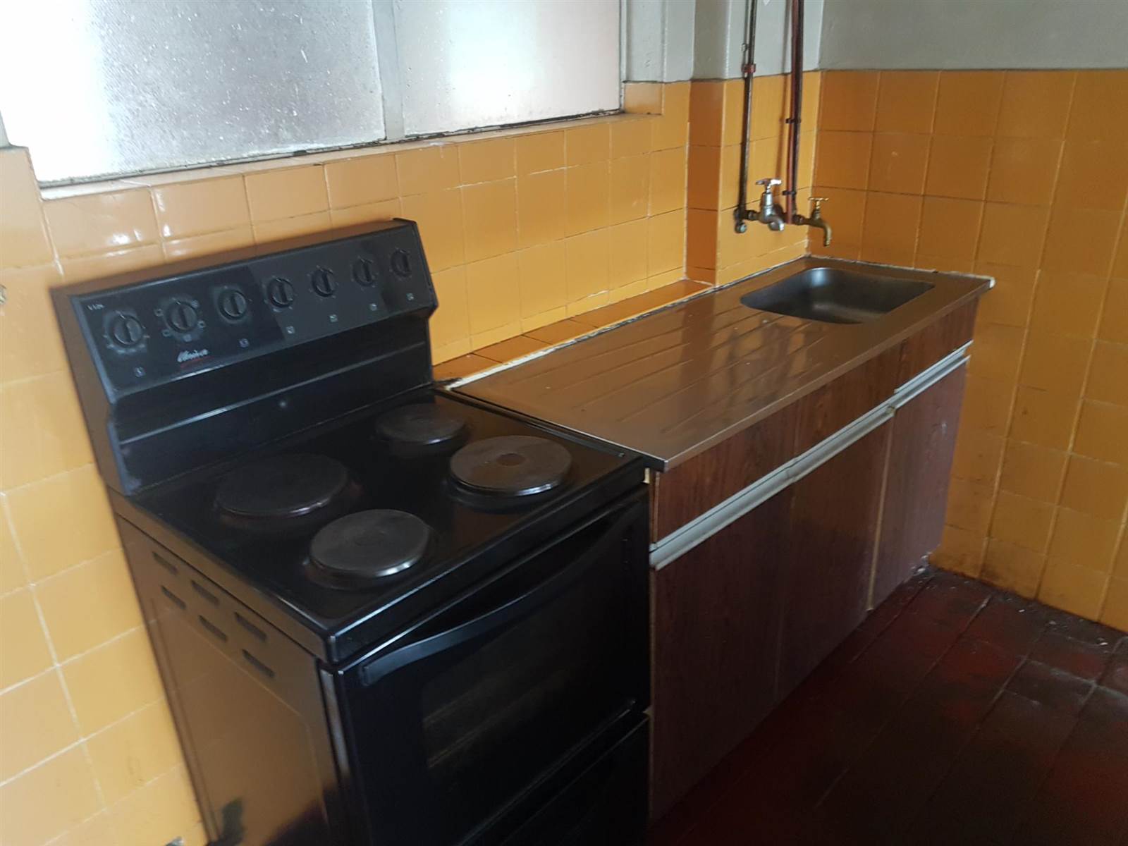 1 Bed Apartment in Yeoville photo number 7
