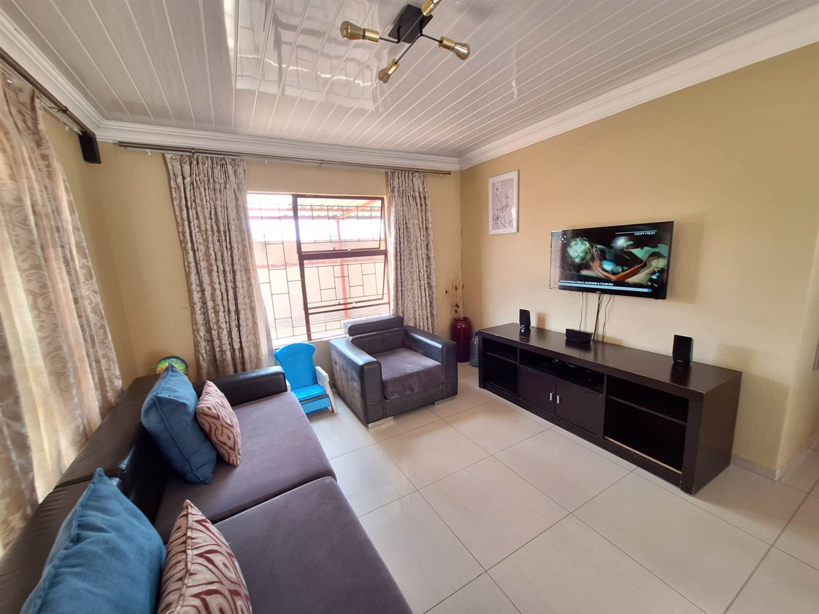 4 Bed House in Soshanguve photo number 13