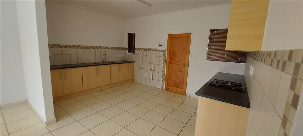 3 Bed Townhouse in Maselspoort photo number 5