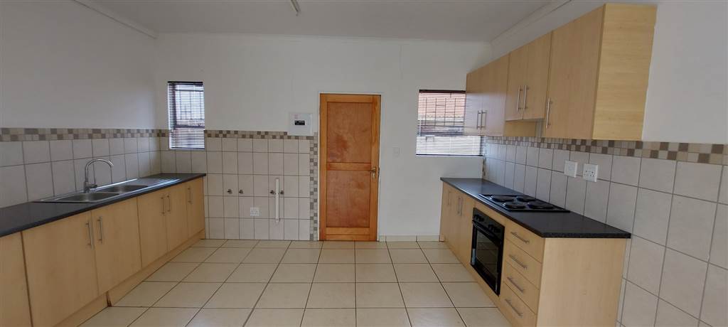 3 Bed Townhouse in Maselspoort photo number 3