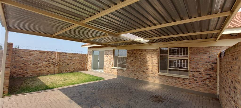 3 Bed Townhouse in Maselspoort photo number 1