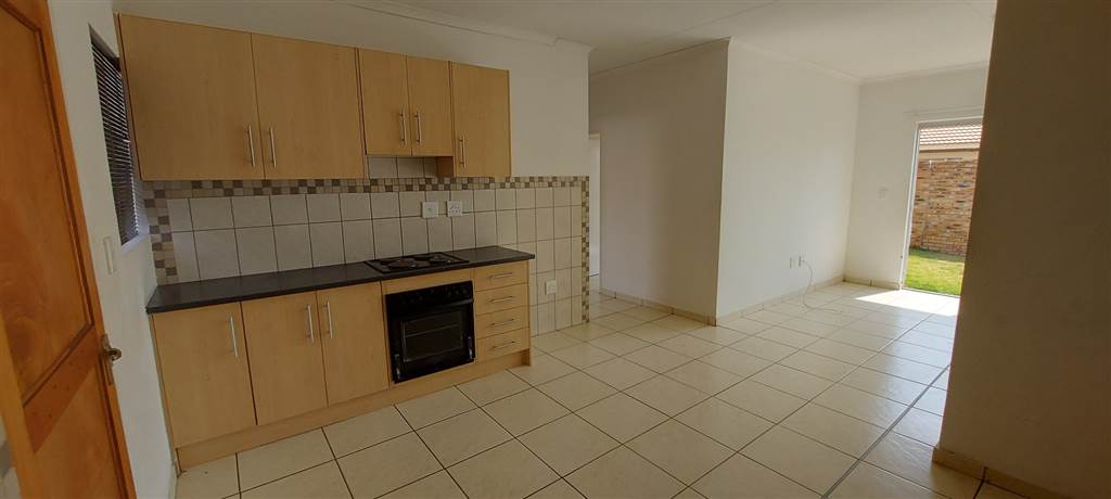 3 Bed Townhouse in Maselspoort photo number 6