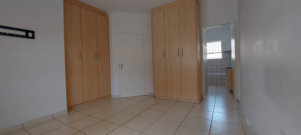 3 Bed Townhouse in Maselspoort photo number 14