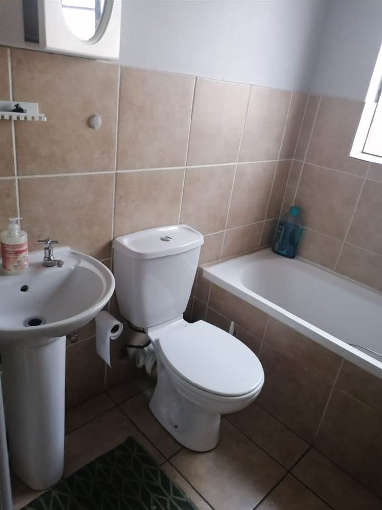 2 Bed Apartment in Rand Collieries photo number 13