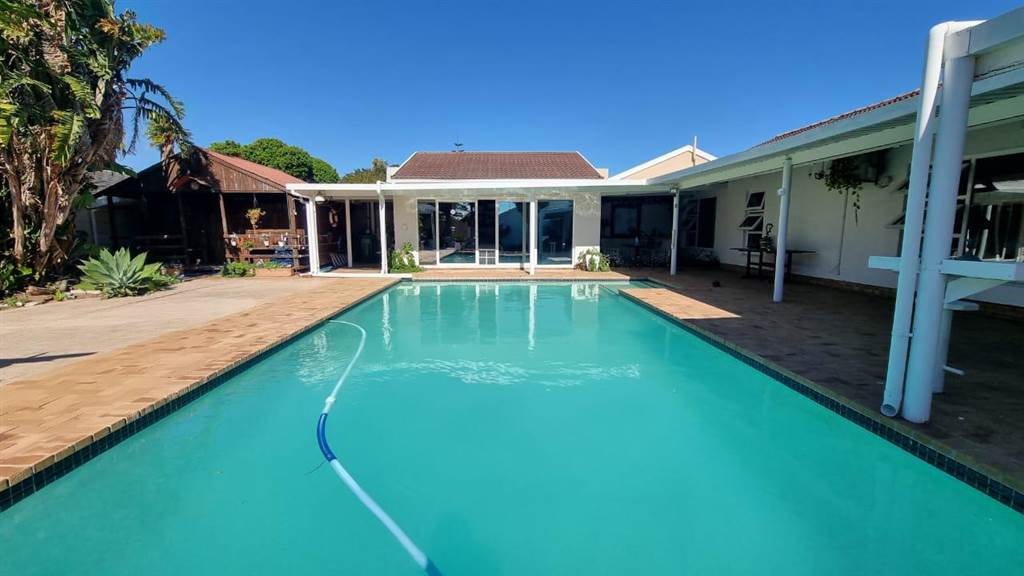 5 Bed House in Duynefontein photo number 1