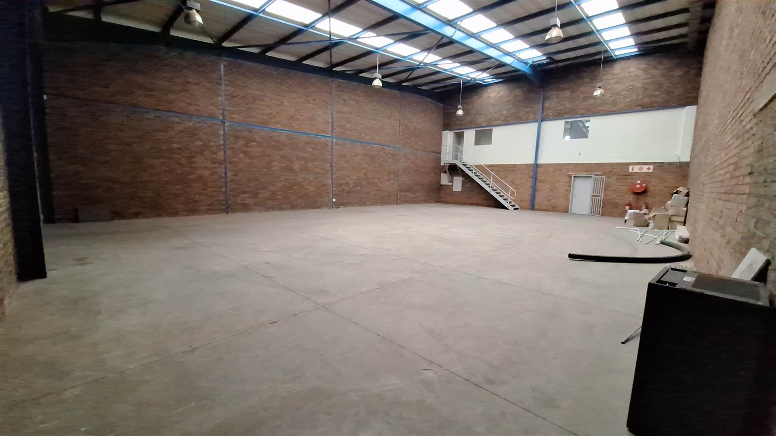 470  m² Industrial space in Eastgate photo number 3