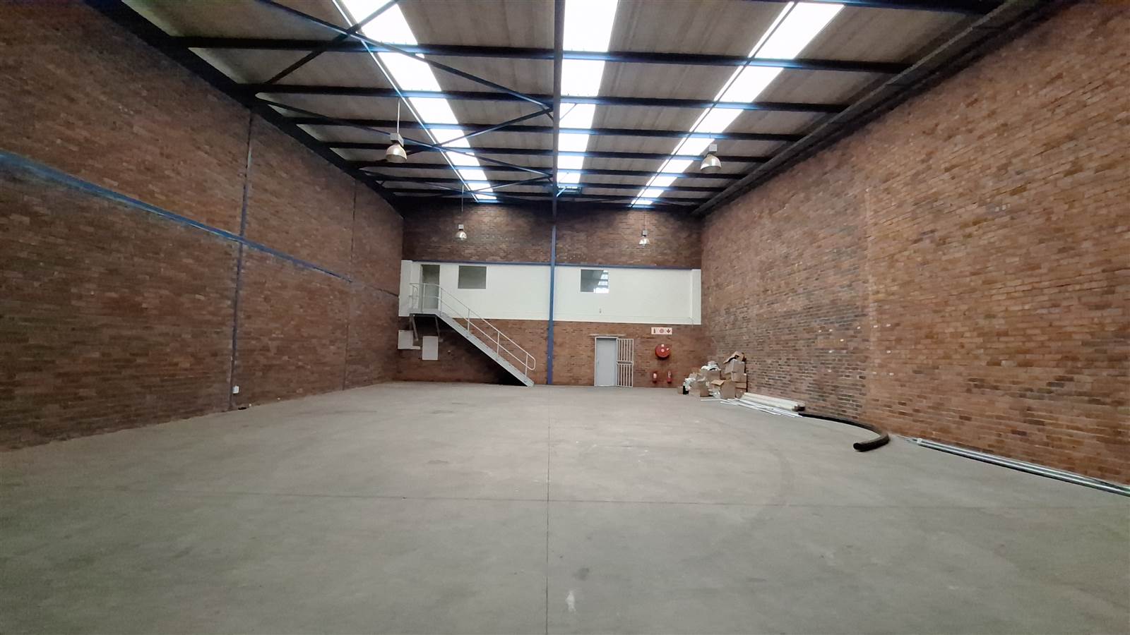 470  m² Industrial space in Eastgate photo number 4