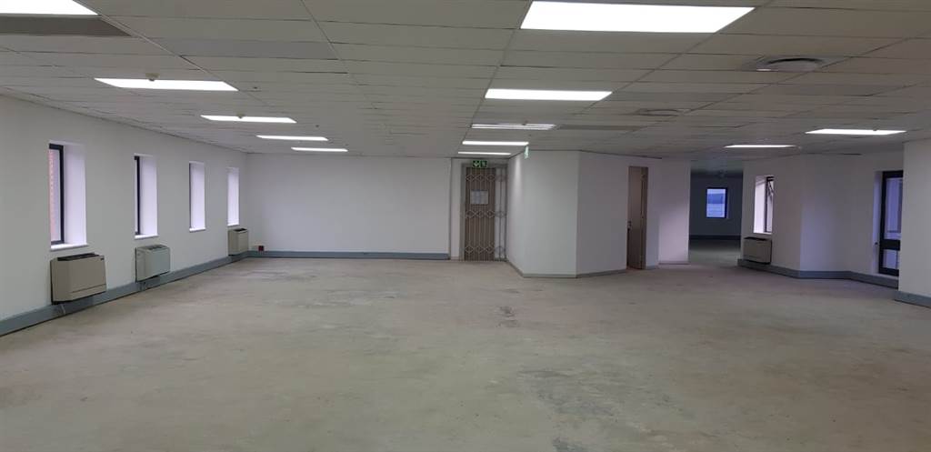 1611  m² Office Space in Illovo photo number 4