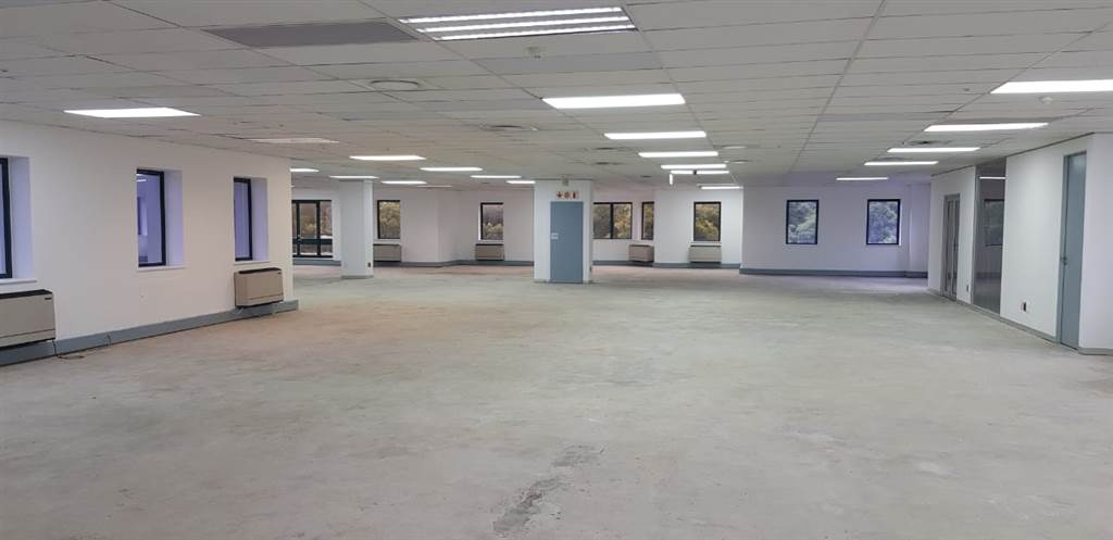 1611  m² Office Space in Illovo photo number 3