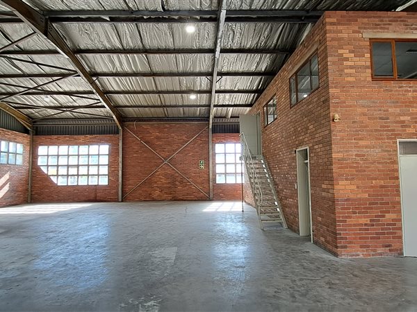 409  m² Industrial space