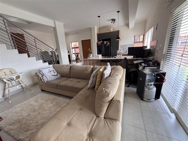 3 Bedroom Townhouse 3 Bedroom Townhouse