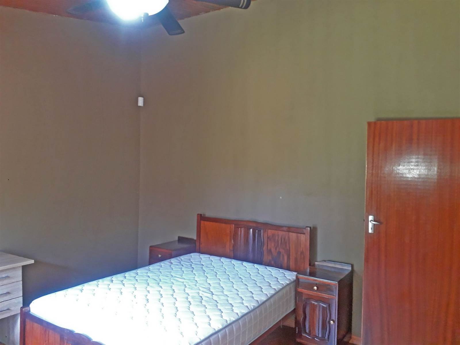 6 Bed House in Wolmer photo number 12