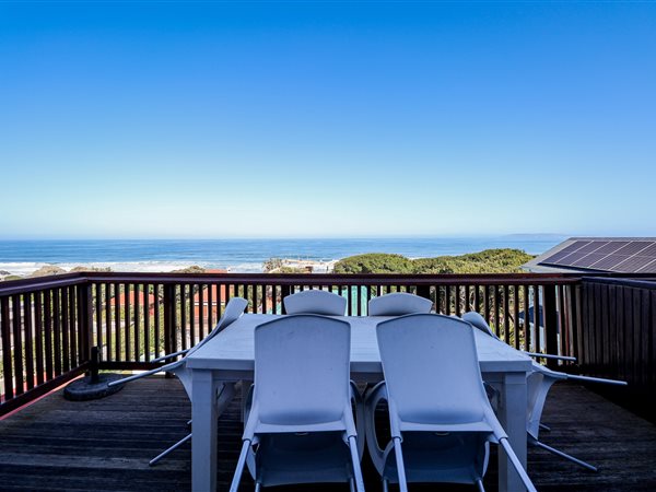 2 Bed Apartment in Keurboomstrand