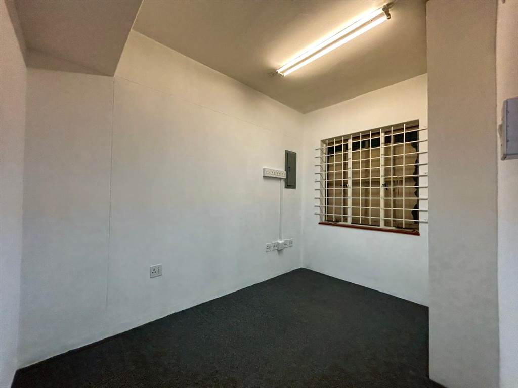 130  m² Commercial space in Northcliff photo number 5