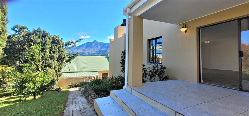2 Bed House in Swellendam photo number 8