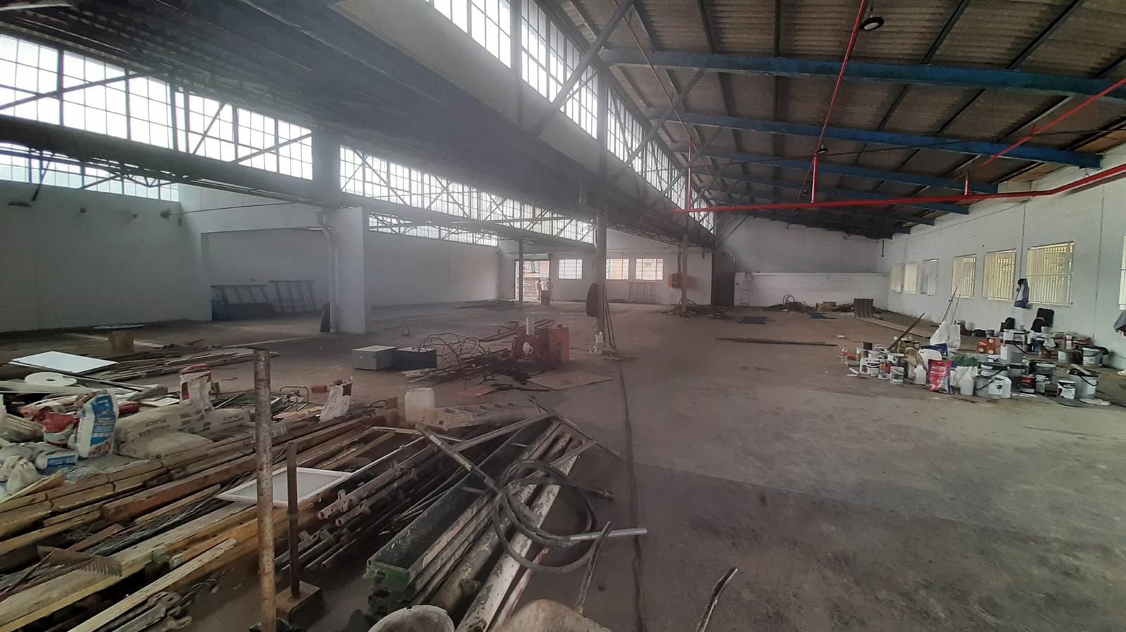1010  m² Industrial space in New Germany photo number 2