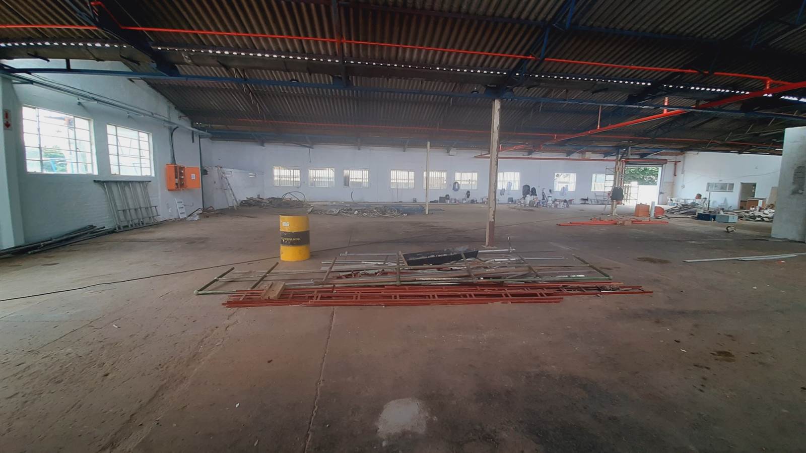1010  m² Industrial space in New Germany photo number 13