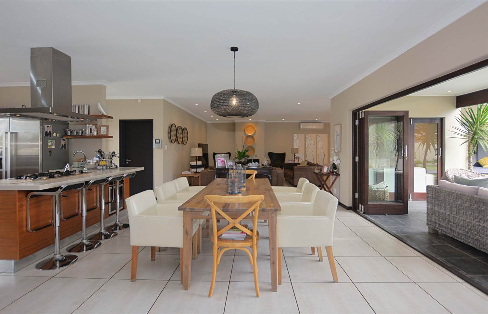 5 Bed House in Blouberg Sands photo number 6