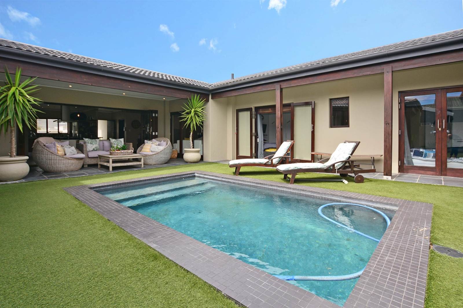 5 Bed House in Blouberg Sands photo number 1