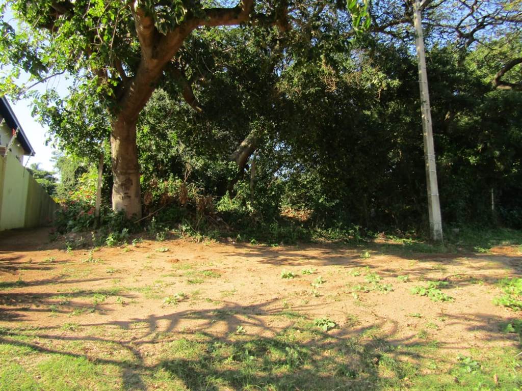 1086 m² Land available in Athlone Park photo number 6