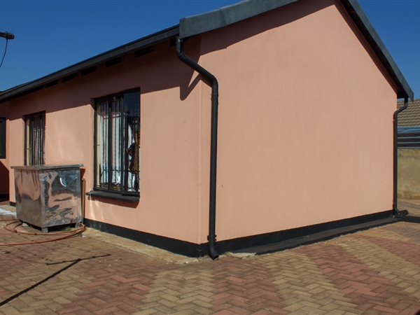 2 Bed House in Protea Glen
