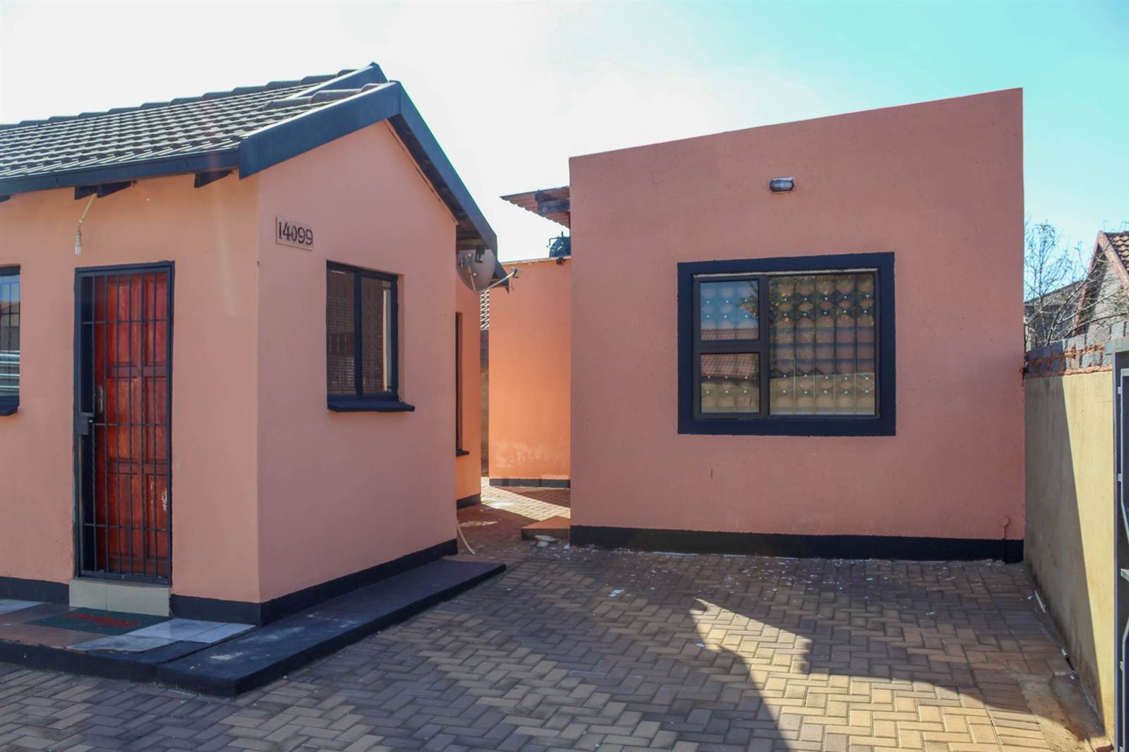 2 Bed House in Protea Glen photo number 12