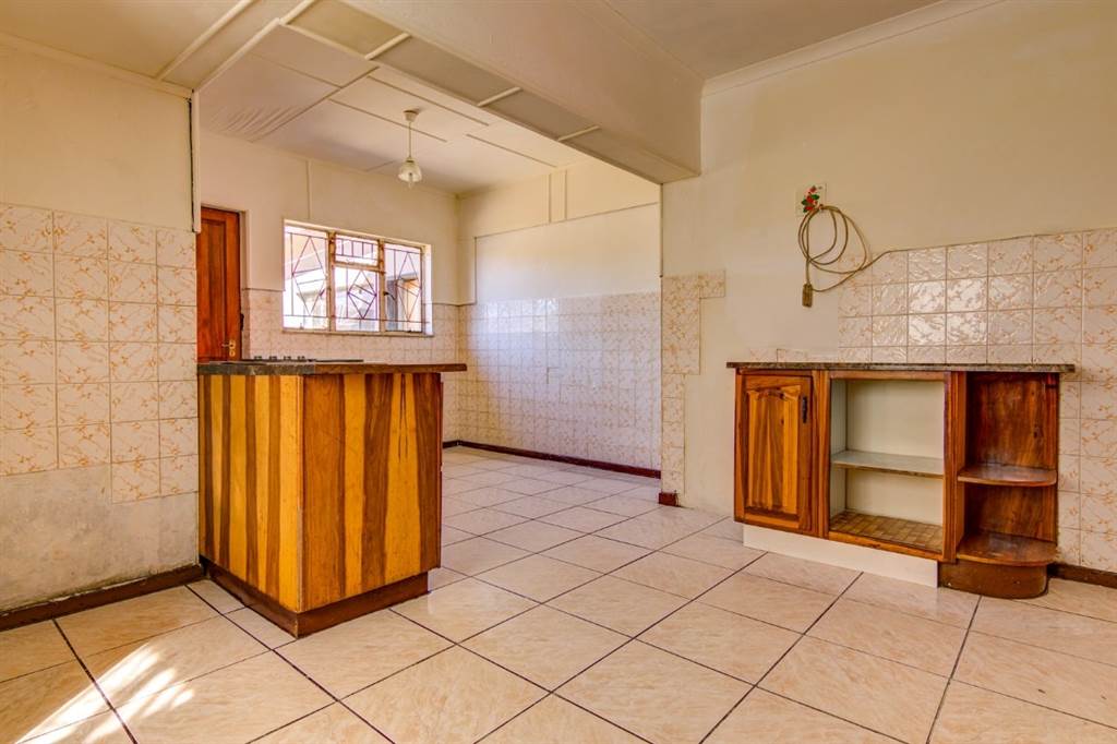 3 Bed House in Kempton Park West photo number 5