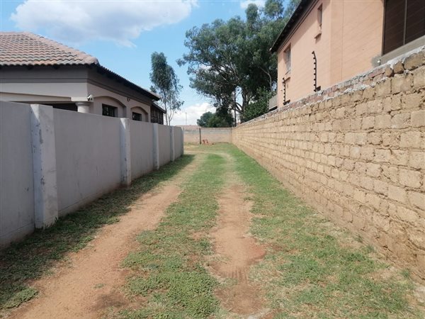 535 m² Land available in Cultura Park