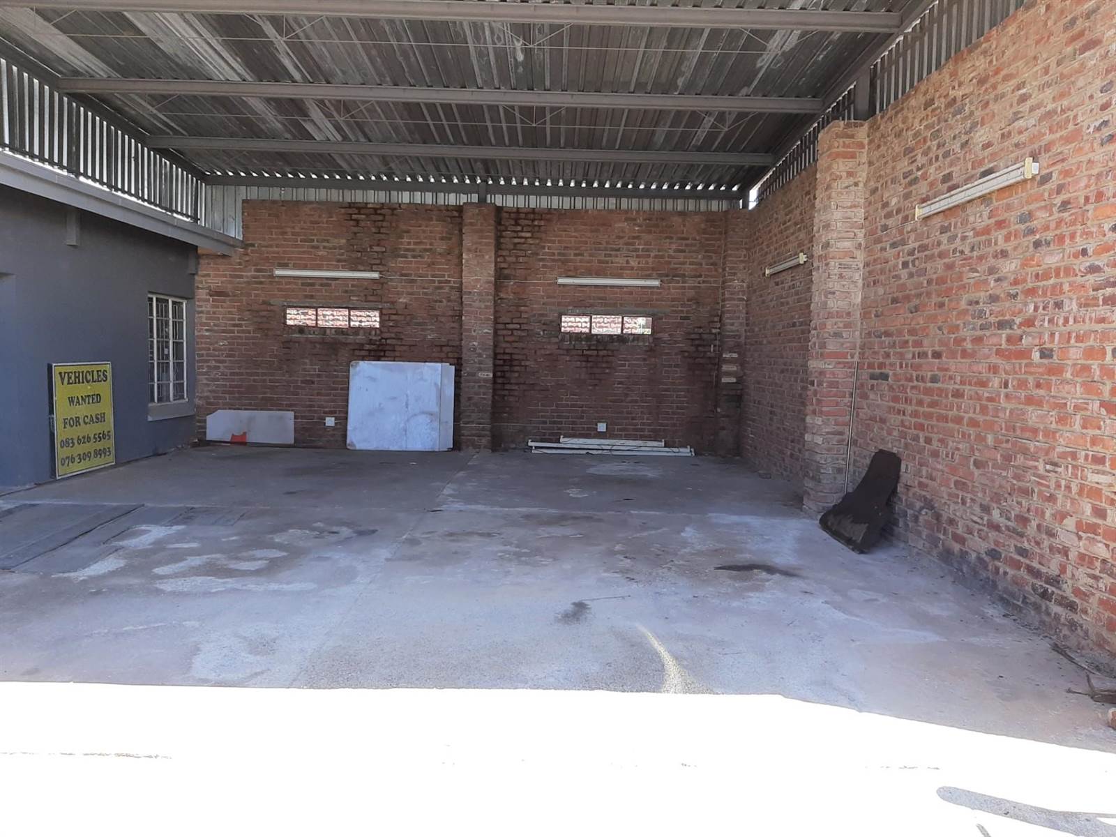 300  m² Commercial space in Freemanville photo number 12