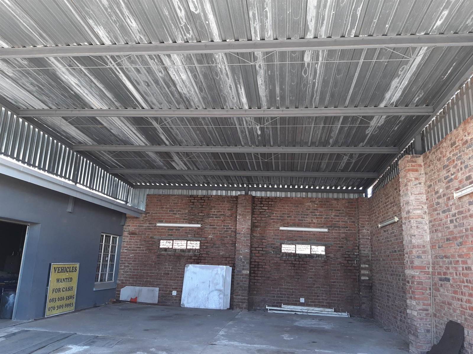 300  m² Commercial space in Freemanville photo number 13
