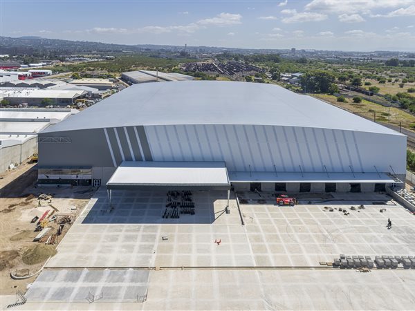 17 600  m² Industrial space