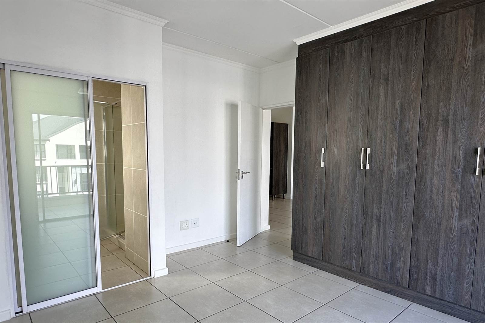 2 Bed Apartment in Bryanston photo number 13