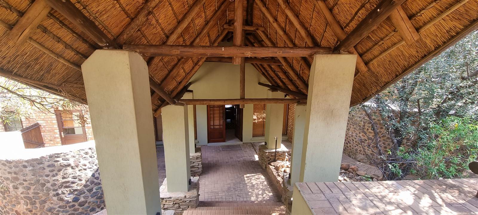 4 Bed House in Mabalingwe Nature Reserve photo number 5