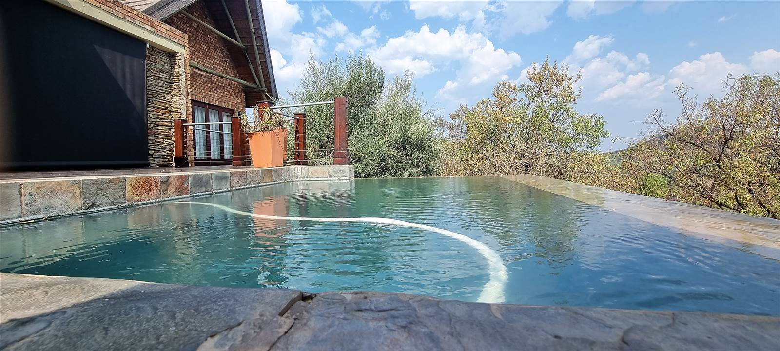 4 Bed House in Mabalingwe Nature Reserve photo number 3