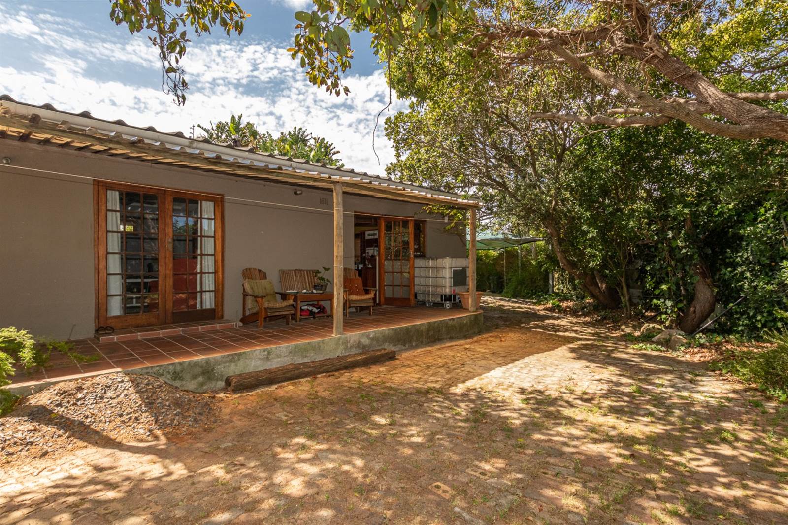 4 Bed House in Constantia photo number 11