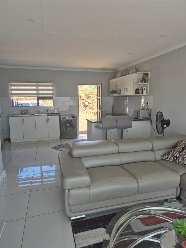2 Bed House in Estcourt photo number 6