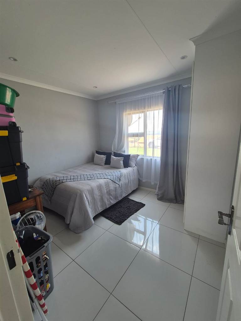 2 Bed House in Estcourt photo number 9