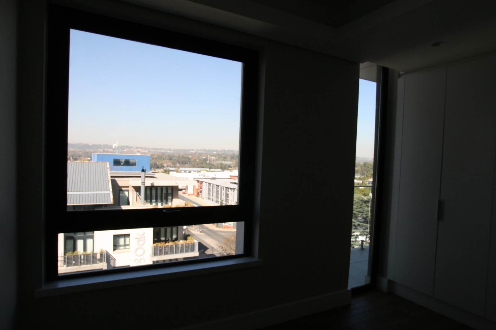 2 Bed Apartment in Melrose Arch photo number 11