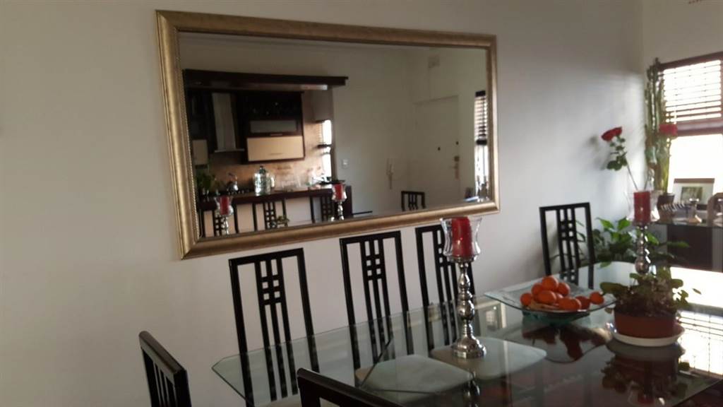 3 Bed Apartment in Illovo photo number 11