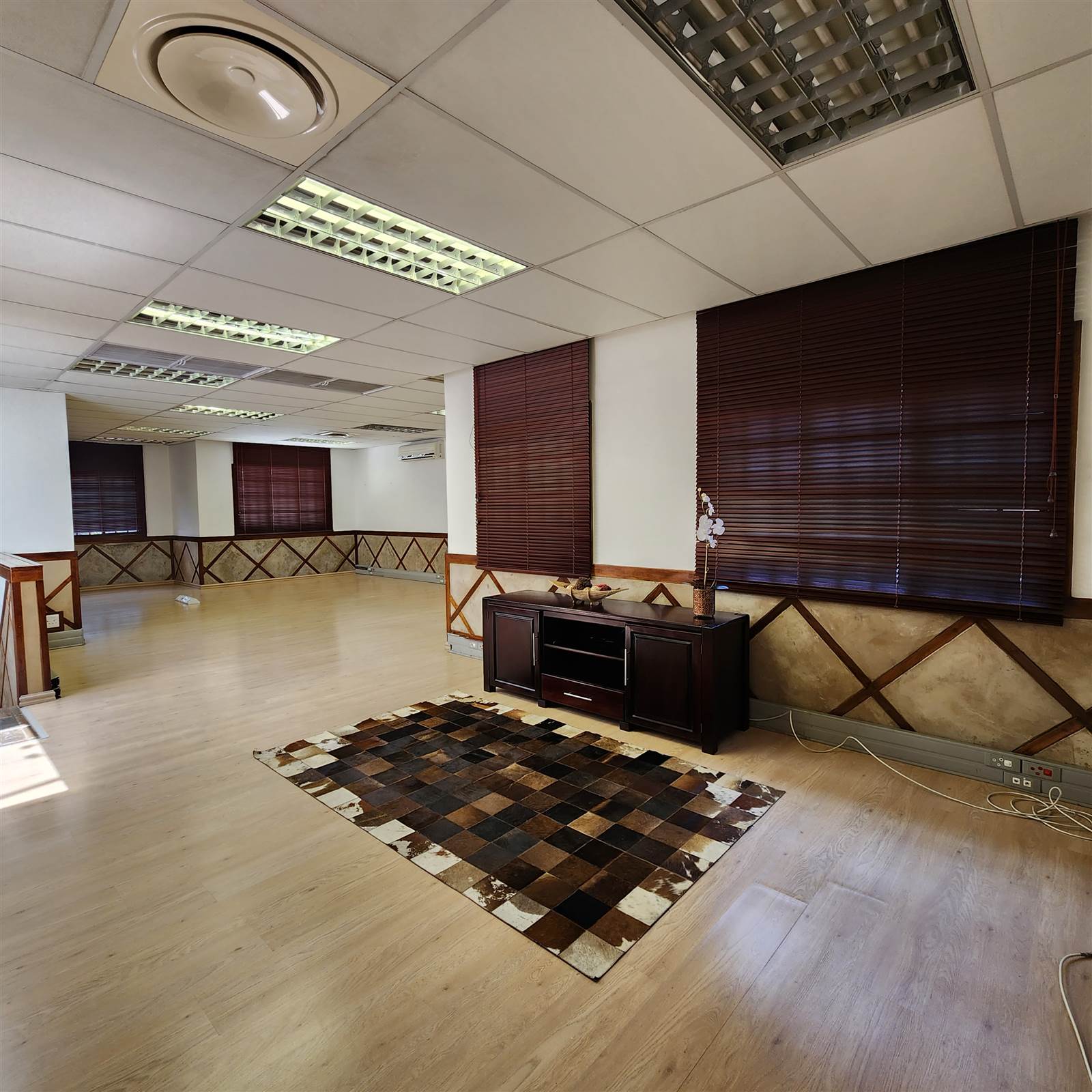 600  m² Commercial space in Durban North photo number 11