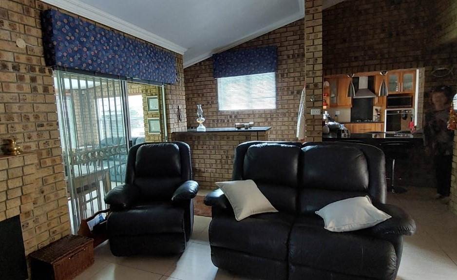 5 Bed House in Secunda photo number 7