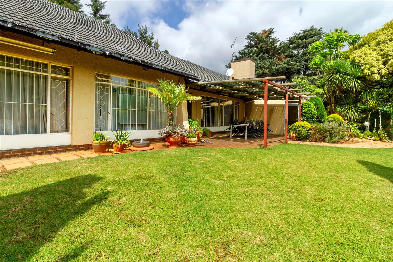 4 Bed House in Northcliff photo number 3