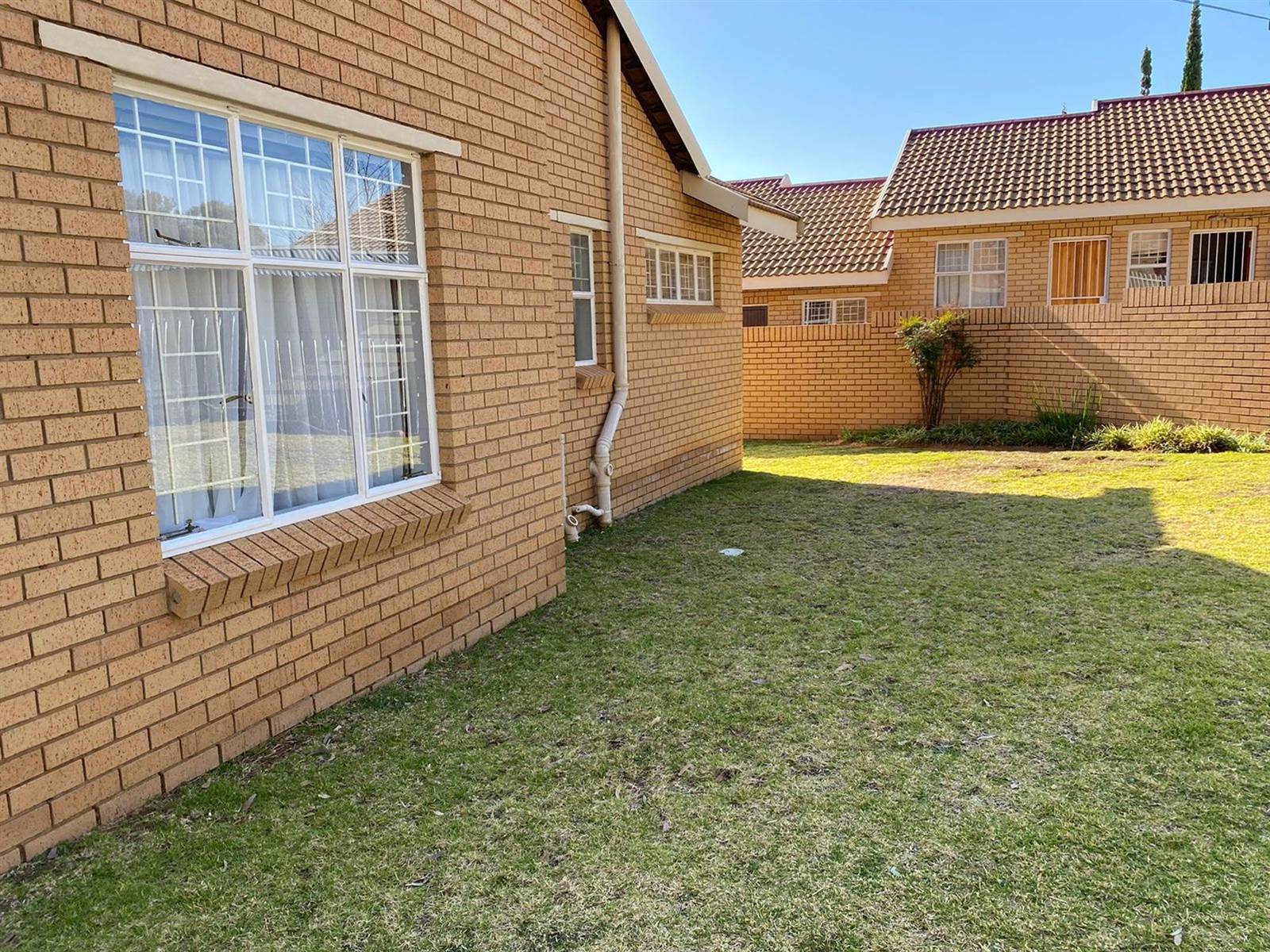 3 Bed Townhouse in Spitskop photo number 25