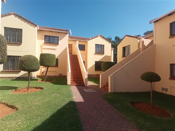 2 Bed Townhouse in Mondeor